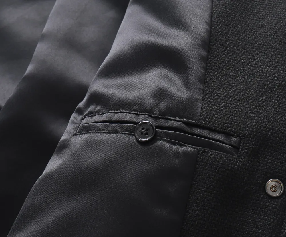 P480 Saint Laurent Paris slp classic leather patchwork black and white baseball collar jacket. Original version 1:1 to develop the highest version on the Internet. It took 2 months to customize pure wool fabric and jacquard ribbing (ordinary machines cannot achieve this jacquard effect). The version is super handsome. The patchwork position is very particular about parking technology. Whether the whole dress looks good or not depends on this position. Same style for men and women. Color: black and white spelling/white/black. Size: 46 48 50 52